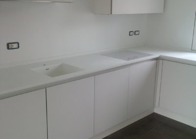 piano cucina angolare corian